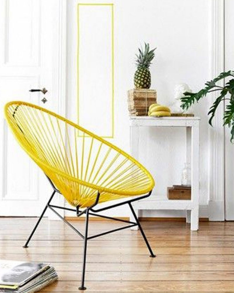 chaise jaune d'été confortable