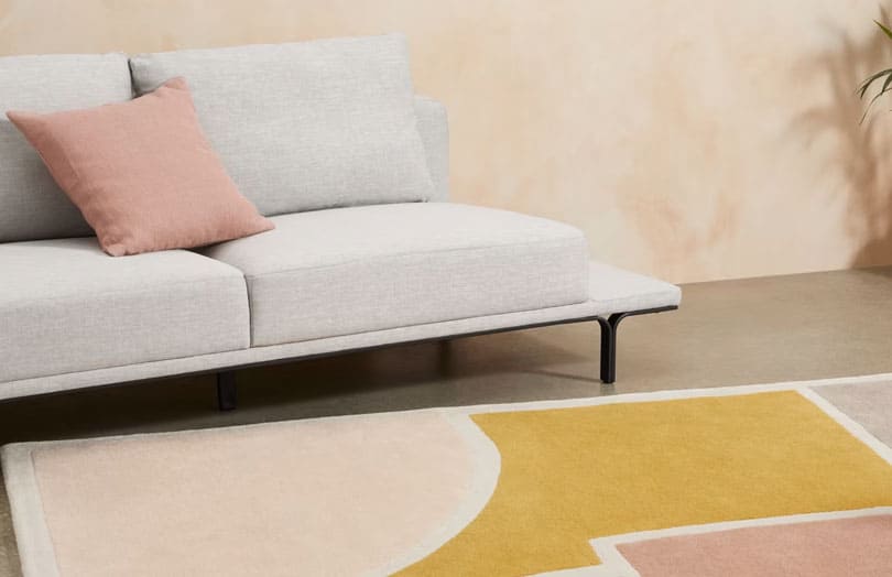 quelle couleur de tapis avec un canapé gris - Touslescanapes.com